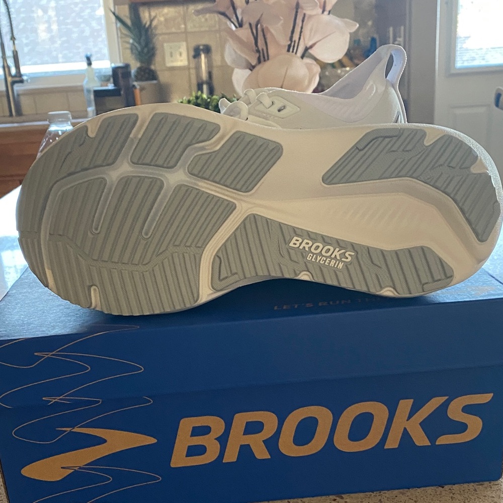 ‼️NEW RELEASE BROOKS GLYCERIN 23 Women's White and Pink Athletic Shoes - Picture 5 of 6